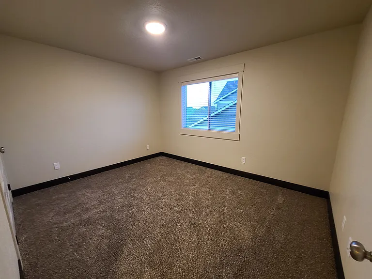 1227 Edwards Ln — Photo 21