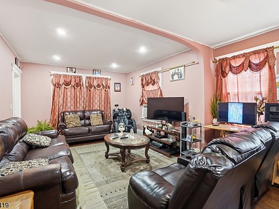 3rd image of 51 N 17Th St