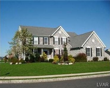 2nd image of 939 Betty Ln