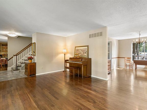 4th image of 11582 Tivoli Ln