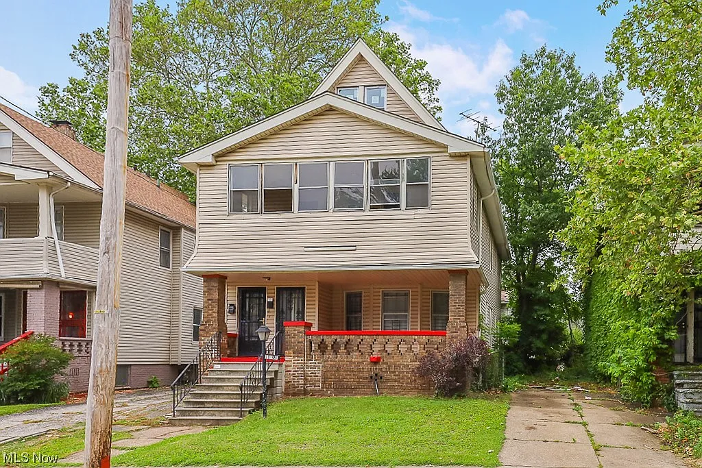 11601 Shadeland Ave photo 1