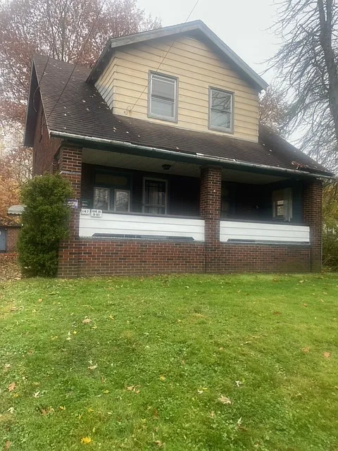 147 Gladstone St photo 1