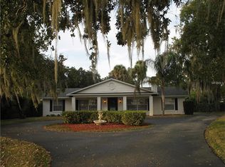 4097 Lakeshore Dr, Mount Dora, FL 32757