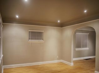 204 W Cambourne St, Ferndale, MI 48220