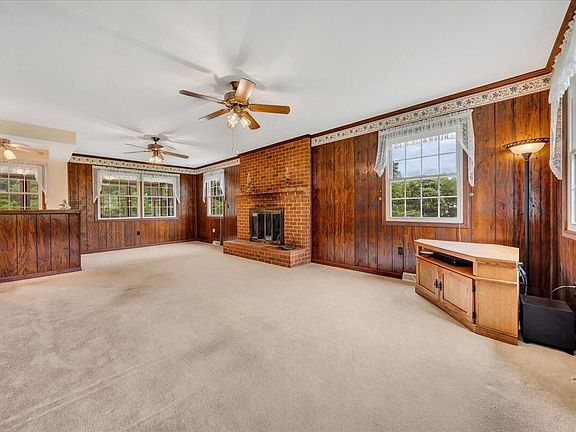 5th image of 1066 Coopers Cove Rd