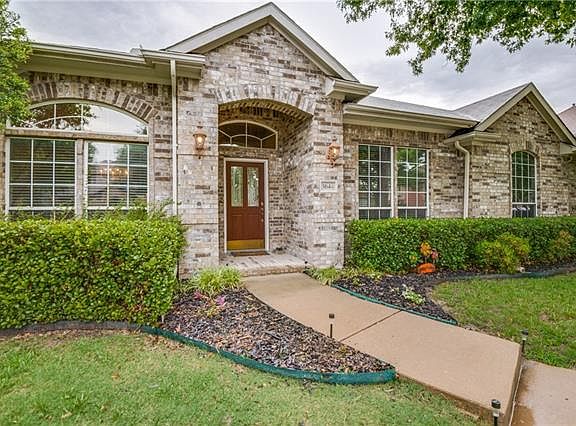 3rd image of 3644 Cottonwood Springs Dr