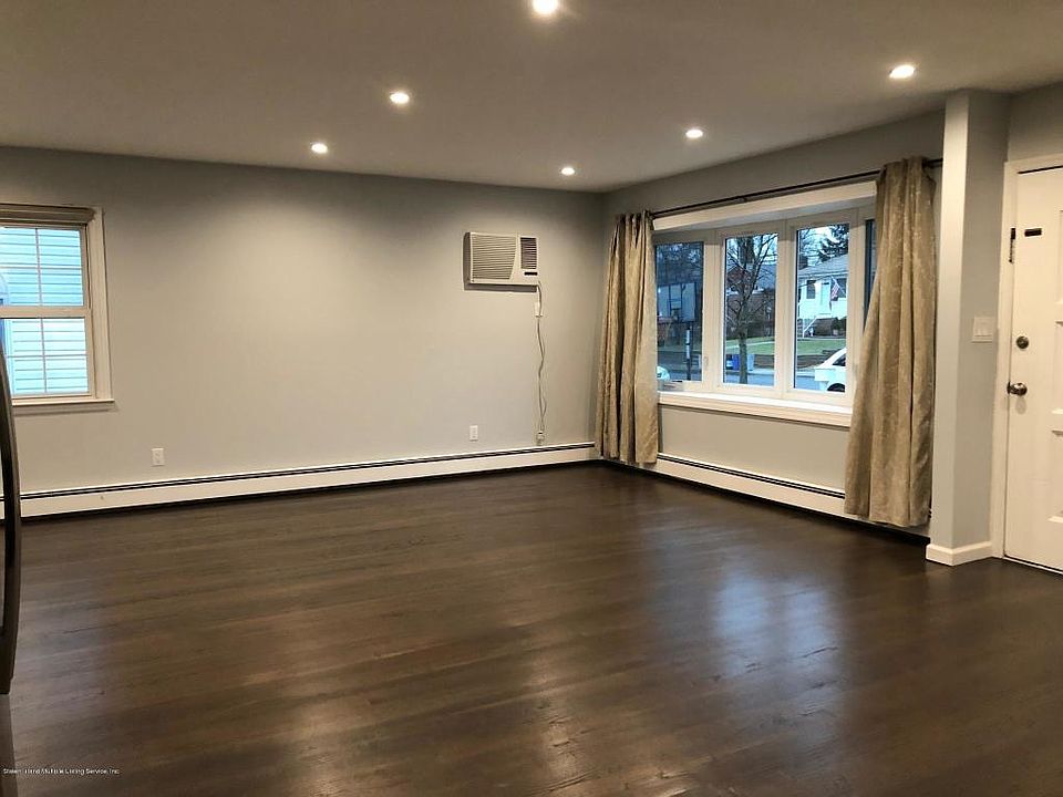 1st image of 258 Stafford Ave