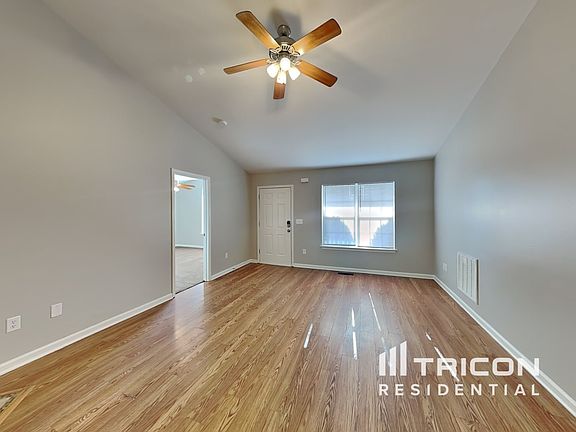 5th image of 118 Winding Cedar Dr