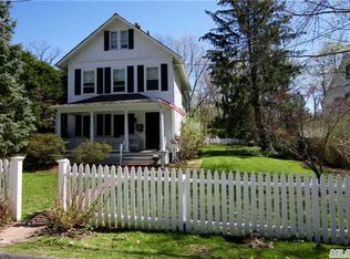 6 Grove St, Cold Spring Harbor, NY 11724