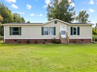 620 Comfort Rd, Richlands, NC 28574