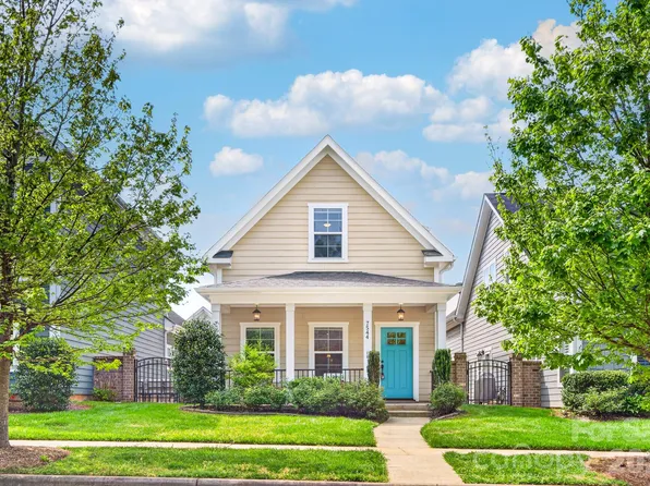 7544 Fairway Villa Cir, Denver, NC 28037