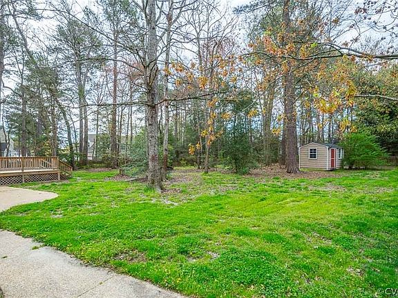 3rd image of 9187 Hunters Chase Ct
