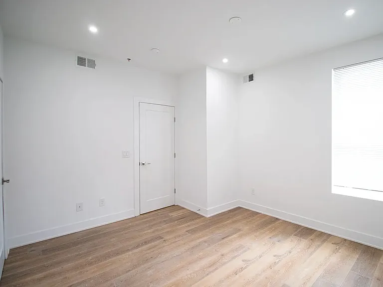 1740 N 22nd St #5 — Photo 18