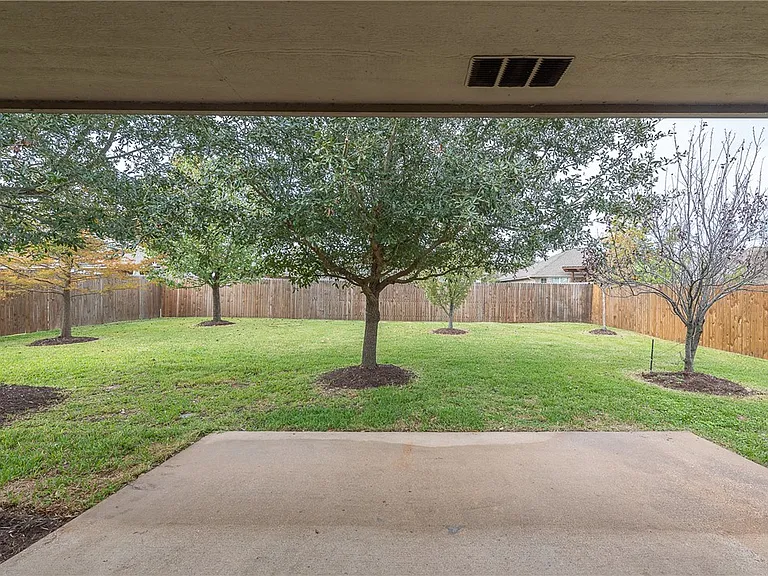 1207 Portsmouth Ct — Photo 26