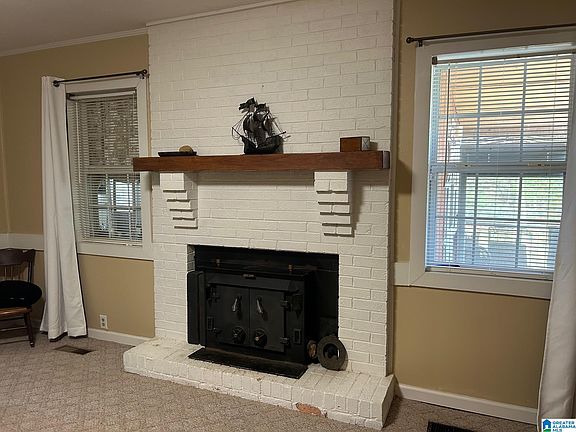 5th image of 502 Saks Ln