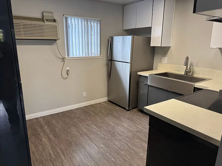 Villa Del Sol Apartments — Photo 68