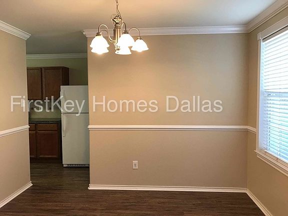 3rd image of 569 Creekbend Ct