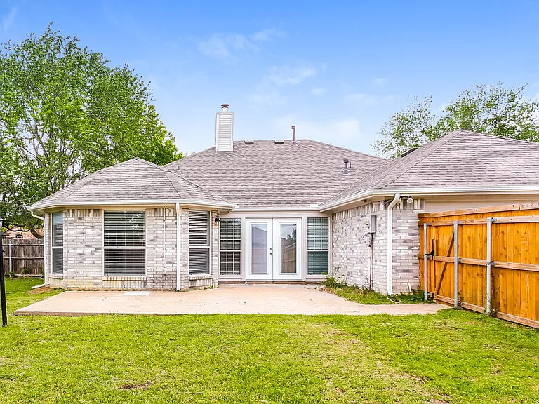 2716 Wild Grove Ln — Photo 15