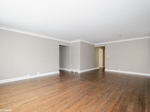 4th image of 6251 N Mozart St
