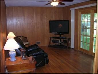 5th image of 8927 Hadley St