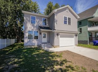 24 Medford St, Springfield, MA 01107