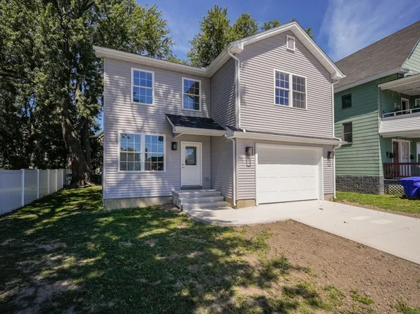 24 Medford St, Springfield, MA 01107