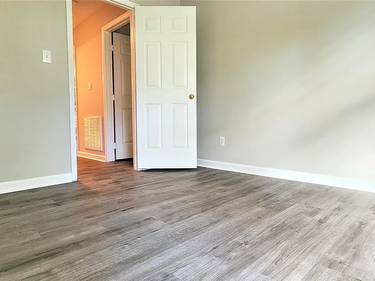 303 Woodstar Dr — Photo 13