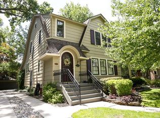 23 Woodside Park Blvd, Pleasant Ridge, MI 48069