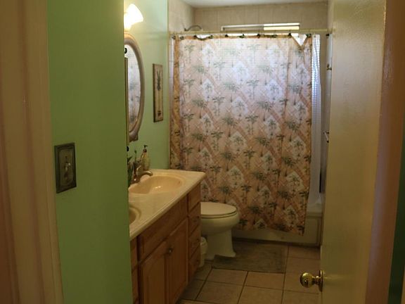 5th image of 229 W Eliot St