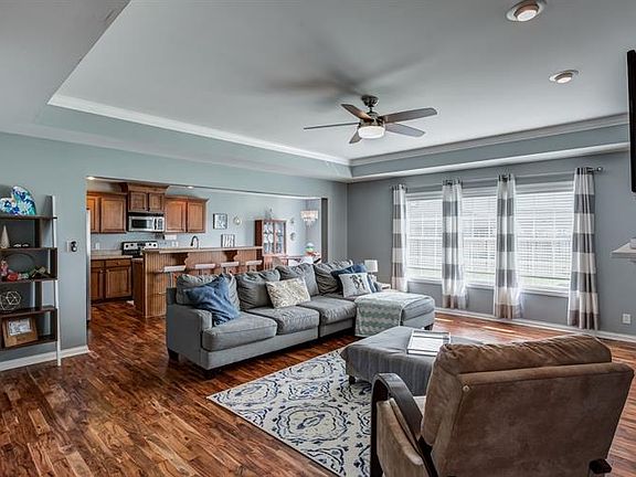 3rd image of 9121 Hartwell Dr
