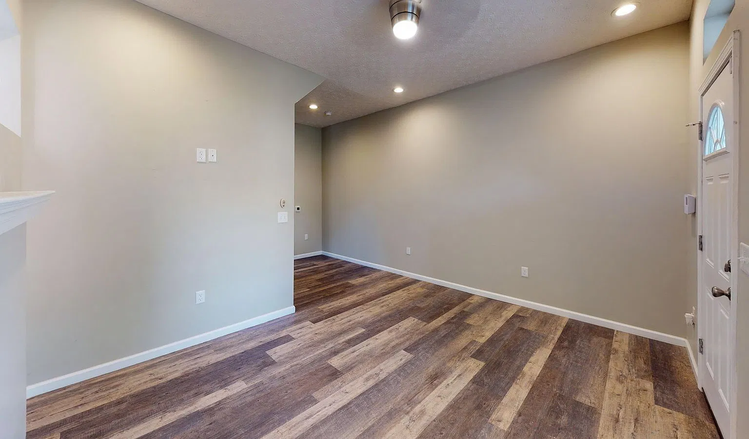 3 bed, 3.0 bath, $1,915 — Photo 2
