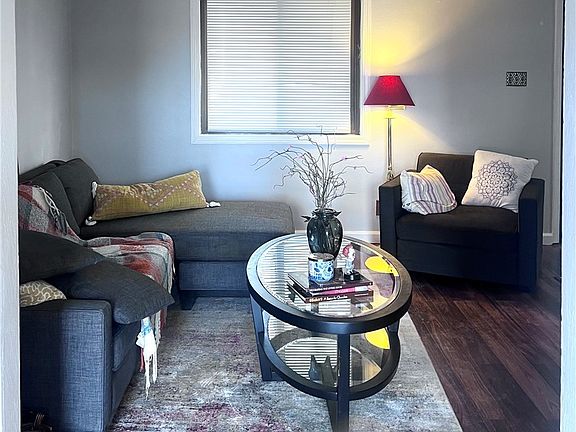 5th image of 624 Springfield St