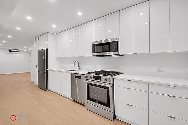 1st image of 205 E 124th St #1