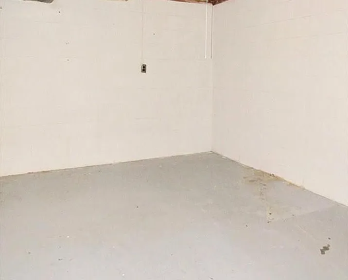 2227 N Ardell Pl — Photo 6