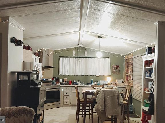 2nd image of 8 Mason Dixon Ct