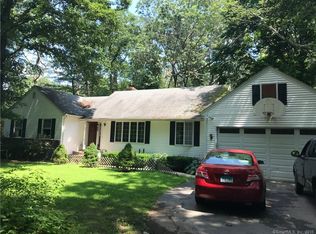5 Albatross Dr, Ledyard, CT 06339