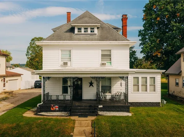 424 S 4th St, Coshocton, OH 43812