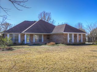 200 Hawthorne Cir, Fairhope, AL 36532