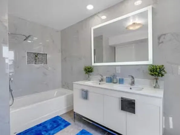 1 Columbus Place image 14 of 18