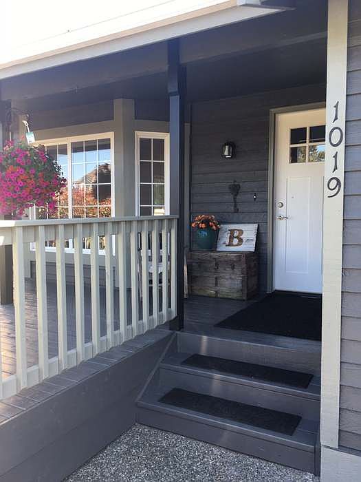 2nd image of 1019 Rose Pl