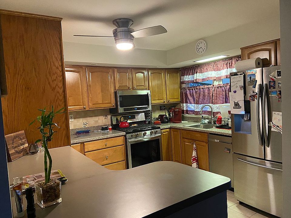 1st image of 379 Wedgewood Dr