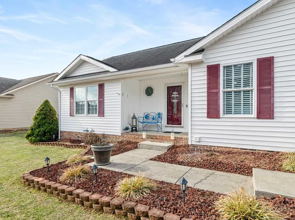 1900 Wilshire Ln, Pulaski, VA 24301