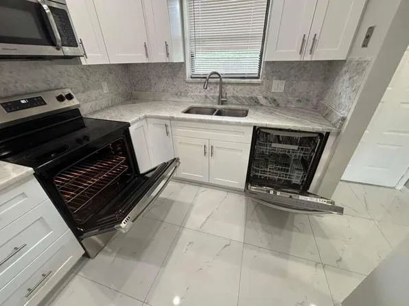 21913 Lake Forest Cir, Boca Raton, FL