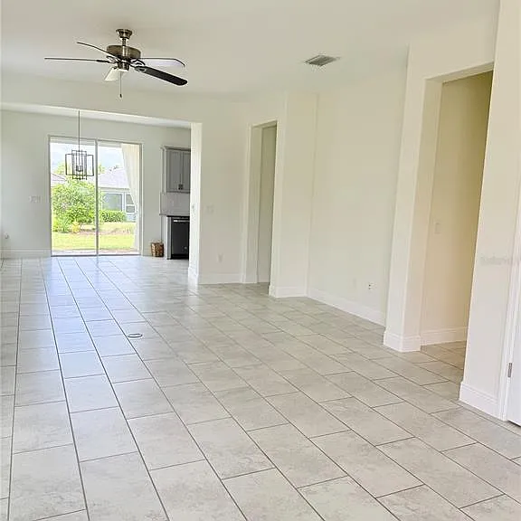 5057 NW 35th Pl — Photo 5