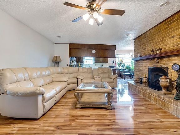 4th image of 1017 Peach Ln
