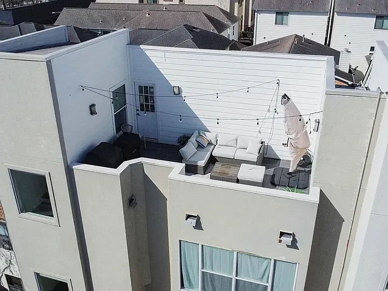 5715 Larkin St #D — Photo 10