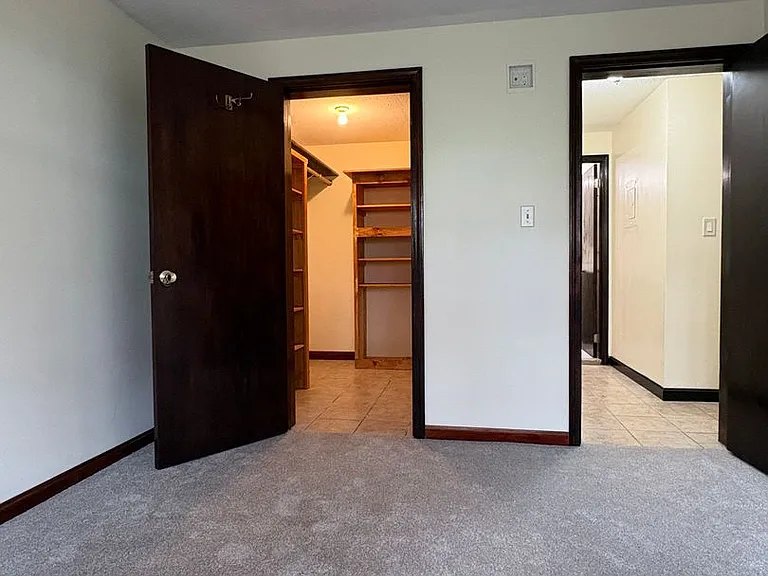 700 Robbins Ave #6 — Photo 9