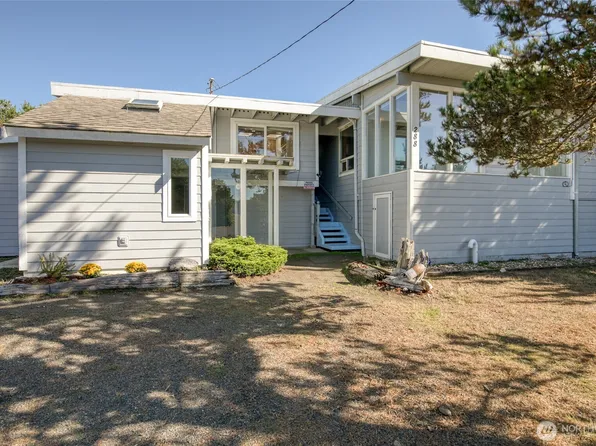 288 Sand Dune Avenue NW, Ocean Shores, WA 98569