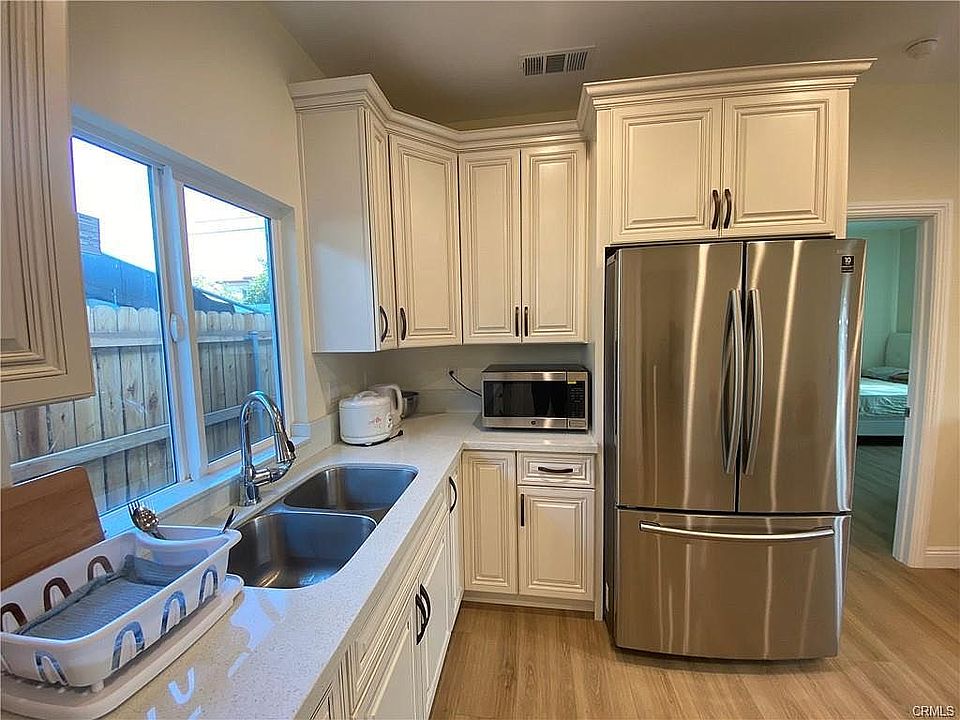1st image of 5738 Agnes Ave