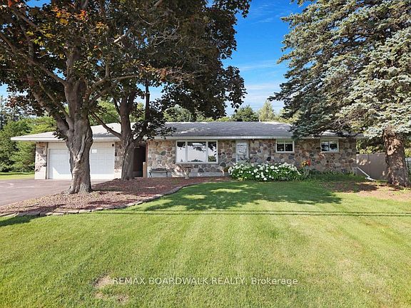 3rd image of 2043 Carp Rd